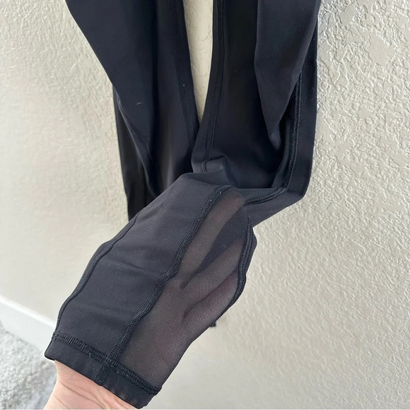 Lululemon Train Times 7/8 Pant in black - Picture 10 of 11